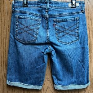 Levi’s 545 Bermuda - Women’s size 8 - Blue denim